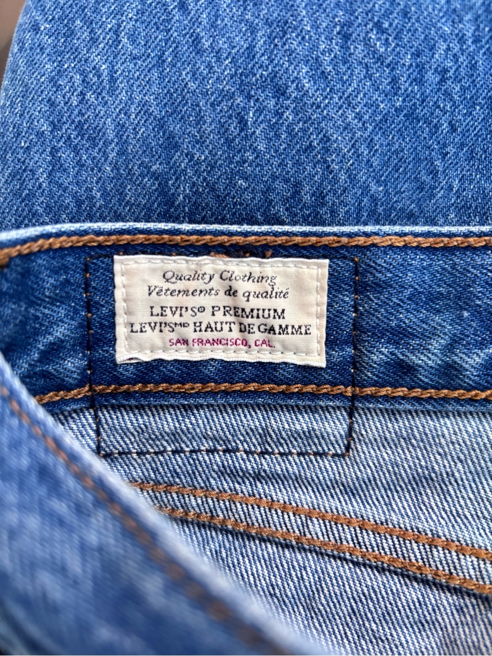 LEVI’S Wedgie Straight Jeans Size 28 Distressed Frayed Hem - Picture 5 of 13